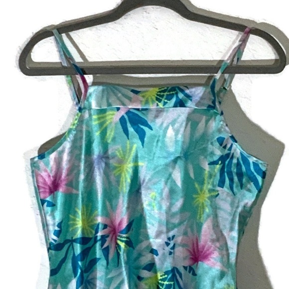 La Fleur Floral Sleeveless Lingerie Satin Top Med - Picture 3 of 8